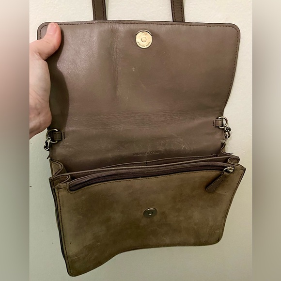 Michael Kors Brooklyn Crossbody - Picture 5 of 6